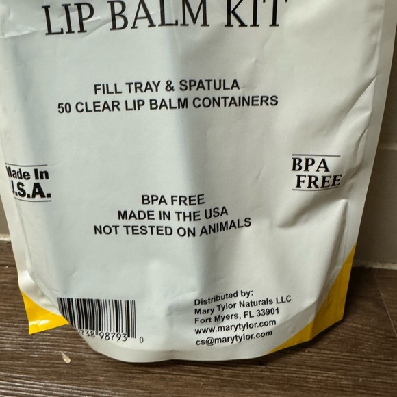 Lip Balm Container Tray Kit with Fill Tray and Spatula, 50 Clear Caps - NwB - Picture 3 of 6